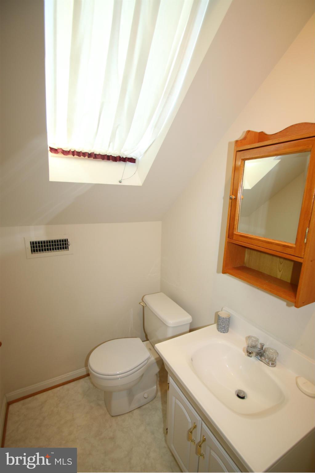 14431 Seneca Road Germantown, MD 20874 - Photo 19 of 23 Bath