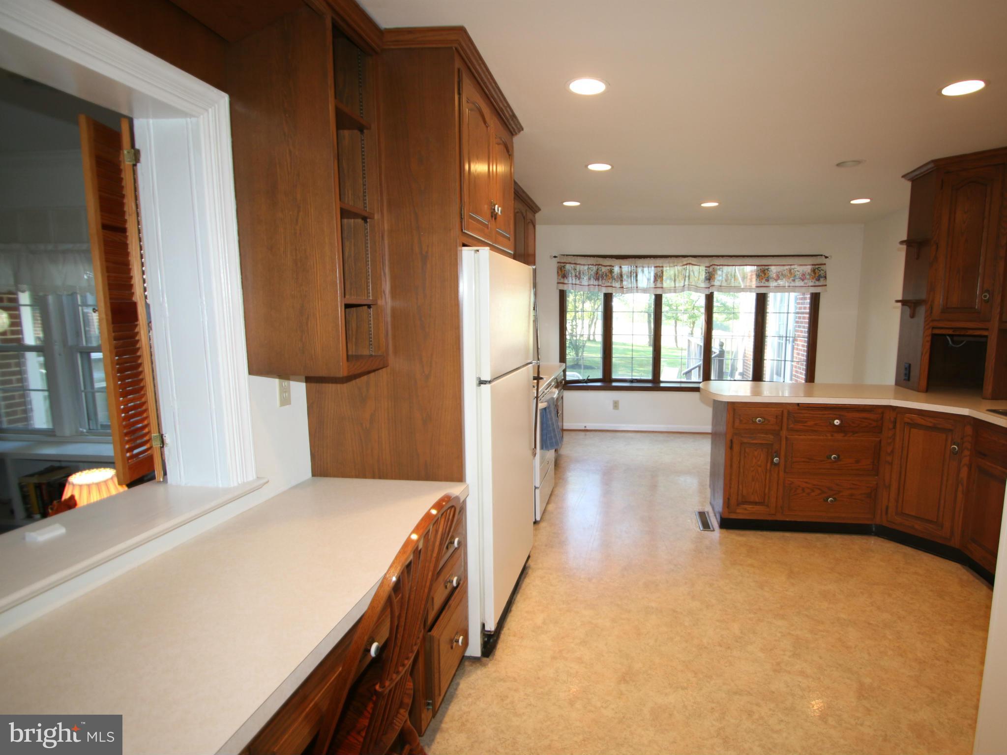 14431 Seneca Road Germantown, MD 20874 - Photo 3 of 23 Kitchen