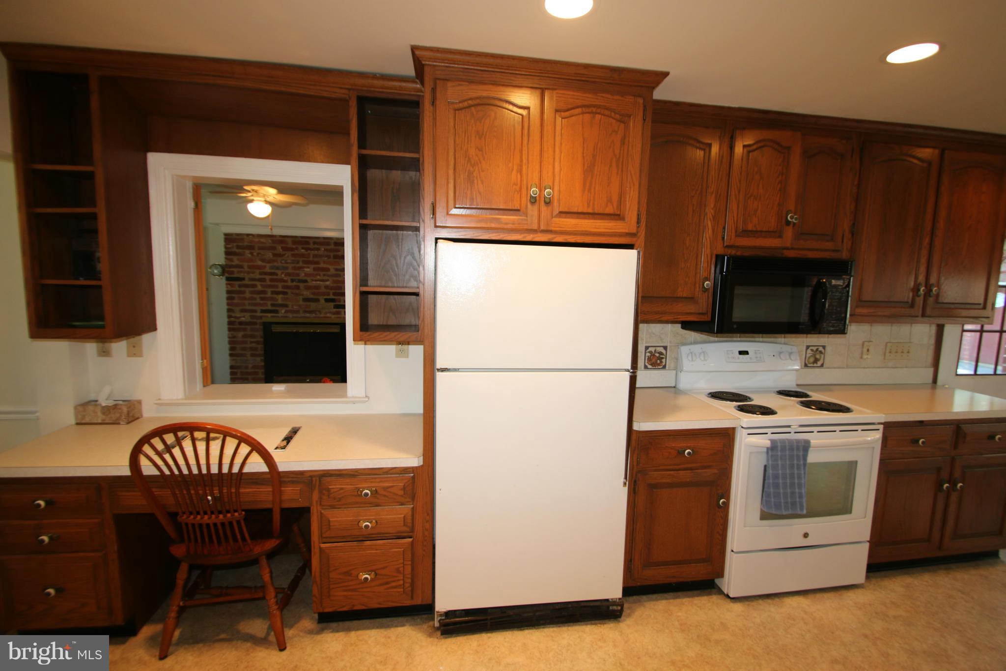 14431 Seneca Road Germantown, MD 20874 - Photo 4 of 23 Kitchen