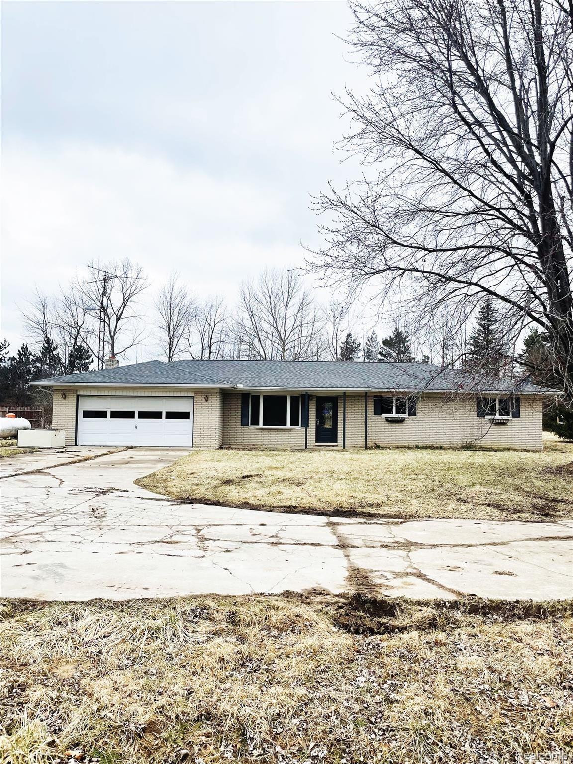 5537 Stewart Road Lapeer, MI 48446 - Photo 1 of 19 IMG_83151.jpg