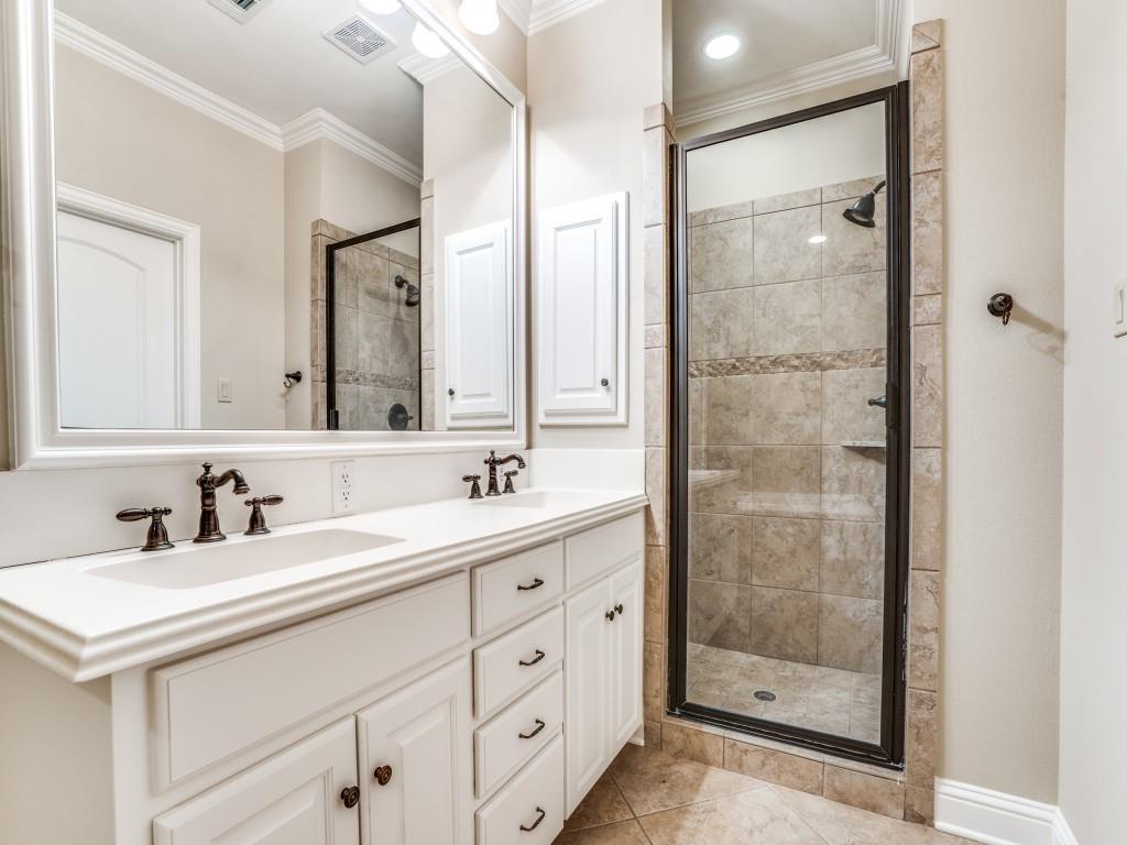 1402 Hampton Road Grapevine, TX 76051 - Photo 9 of 12
