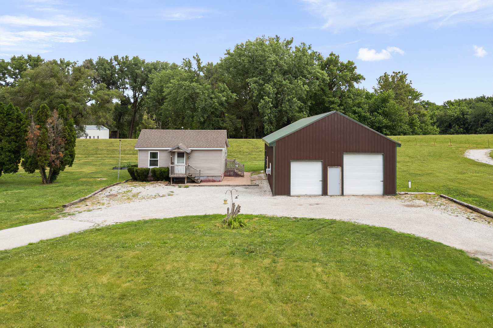 2303 Big Island Road Milan, IL 61264 - Photo 1 of 28