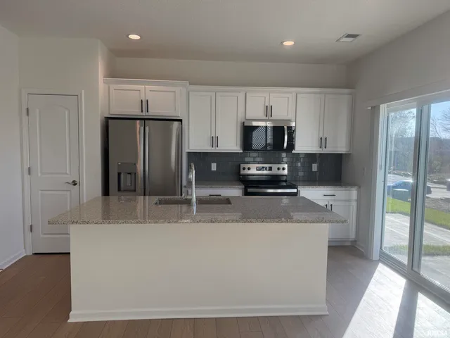 $2,500 | 5894 Butterfield Court, Bettendorf, IA 52722