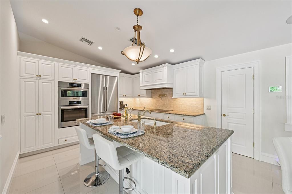1121 Morningside Place Sarasota, FL 34236 - Photo 4 of 76
