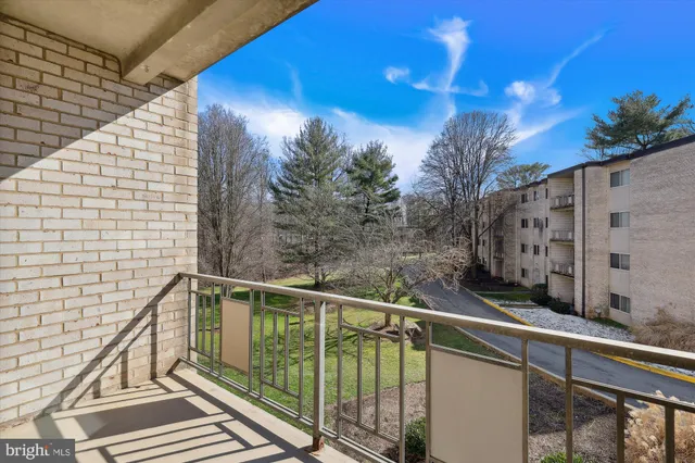 $2,250 | 12305 Braxfield Court, Unit 406, Rockville, MD 20852