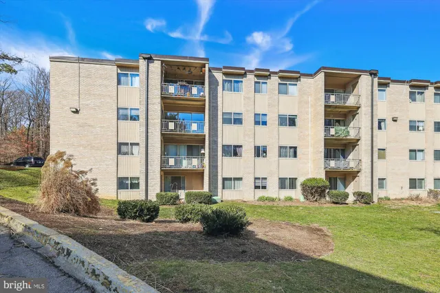 $2,300 | 12305 Braxfield Court, Unit 406, Rockville, MD 20852