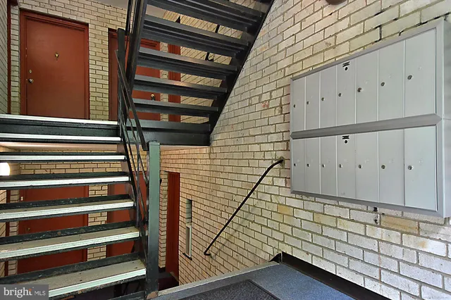 $2,250 | 12305 Braxfield Court, Unit 406, Rockville, MD 20852