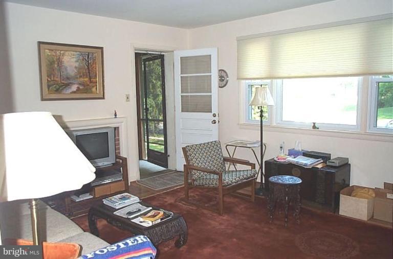 6408 Bells Mill Road Bethesda, MD 20817 - Photo 11 of 20 Living Room #2