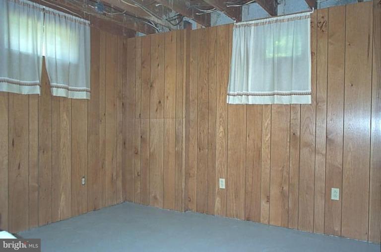 6408 Bells Mill Road Bethesda, MD 20817 - Photo 20 of 20 Bedroom #4