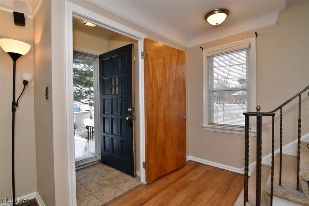 1491 Edgefield Road Cleveland, OH 44124 - Photo 3 of 41