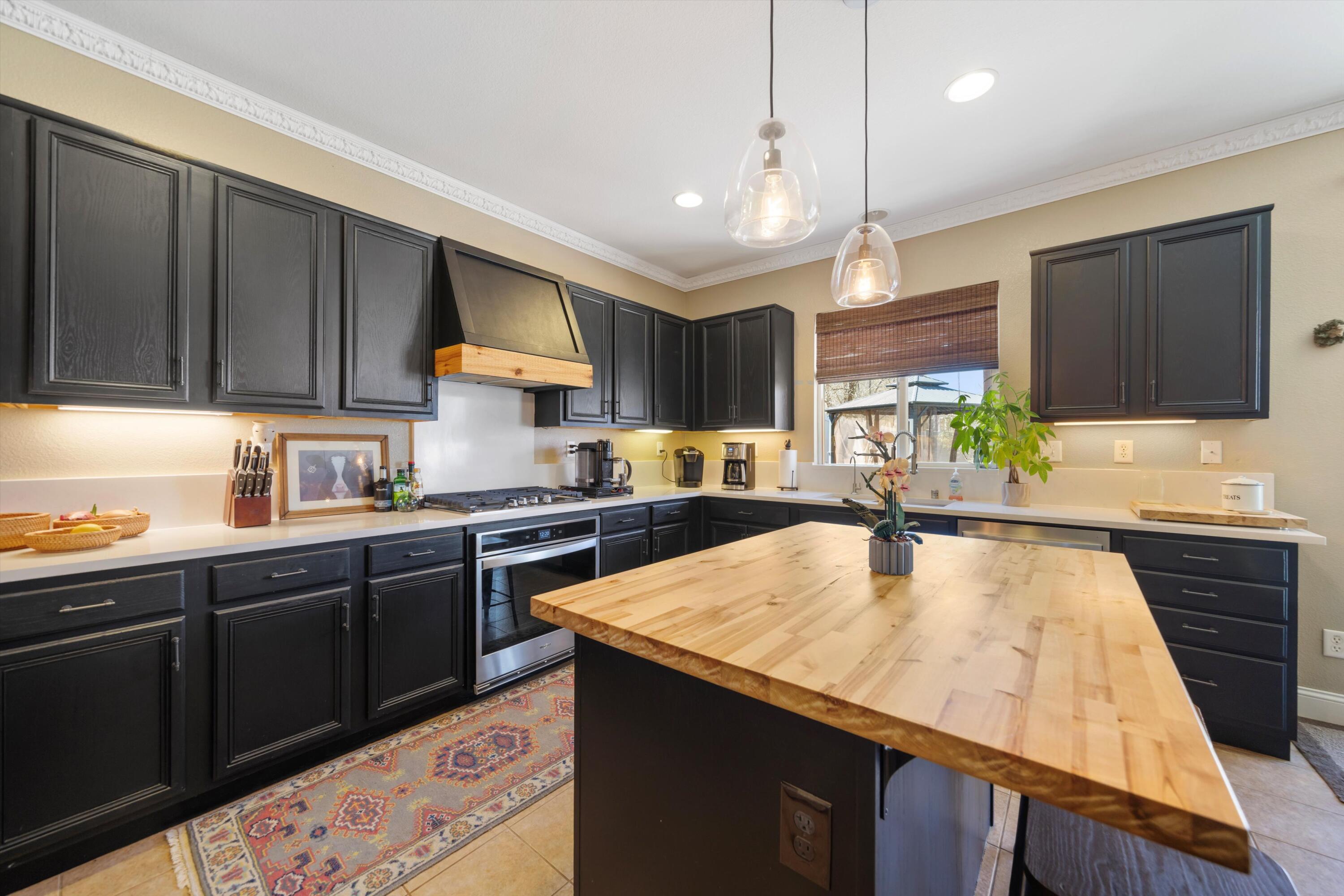 1417 Wild Olive Road Tehachapi, CA 93561 - Photo 8 of 31 09-JYP02486