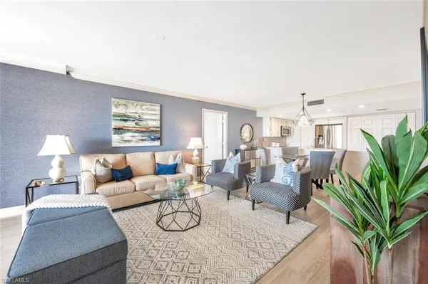 $5,500 | 6849 Grenadier Boulevard, Unit 503, Naples, FL 34108