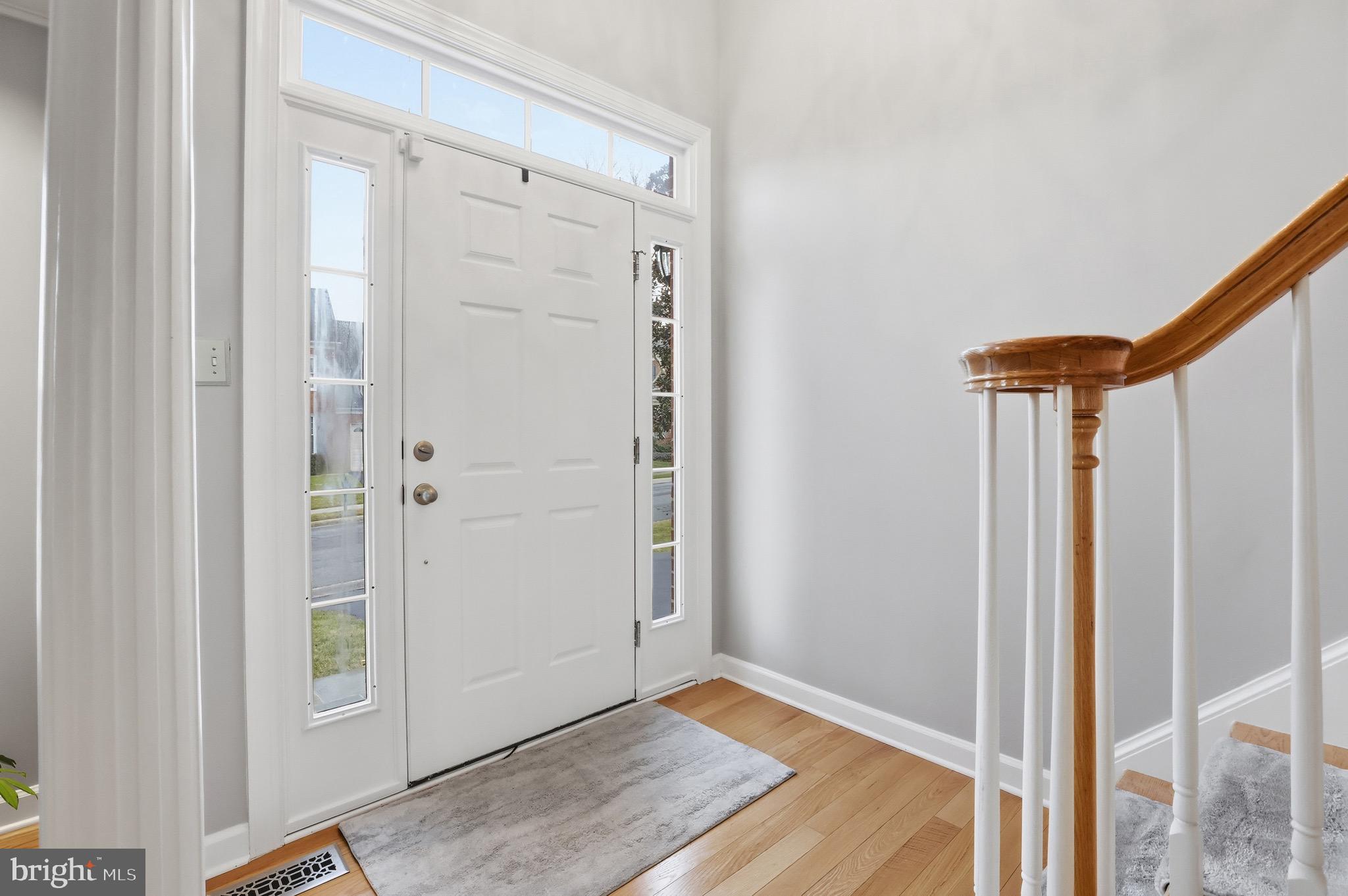 13222 Maplecrest Drive Potomac, MD 20854 - Photo 4 of 61