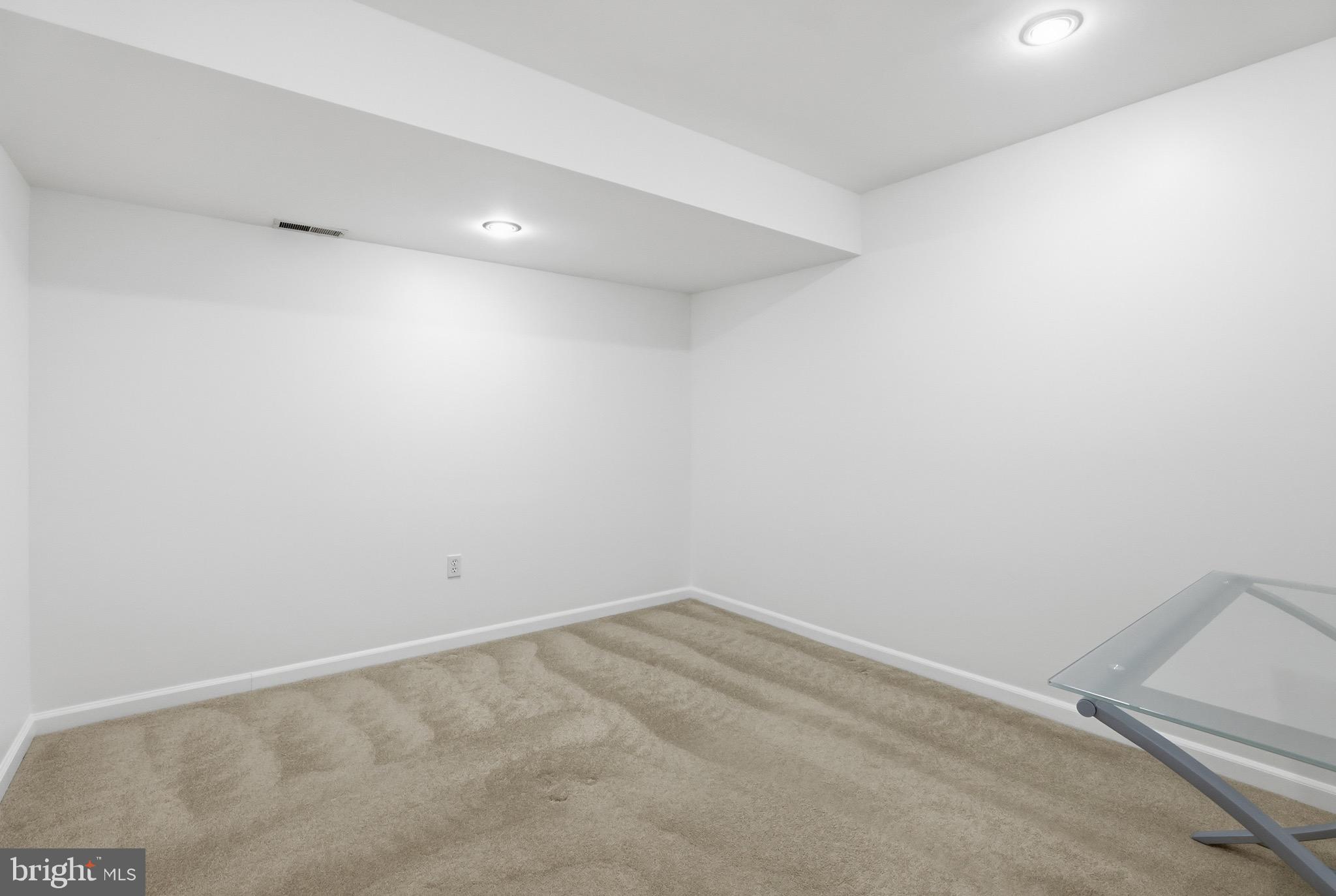 13222 Maplecrest Drive Potomac, MD 20854 - Photo 47 of 61 a view of room