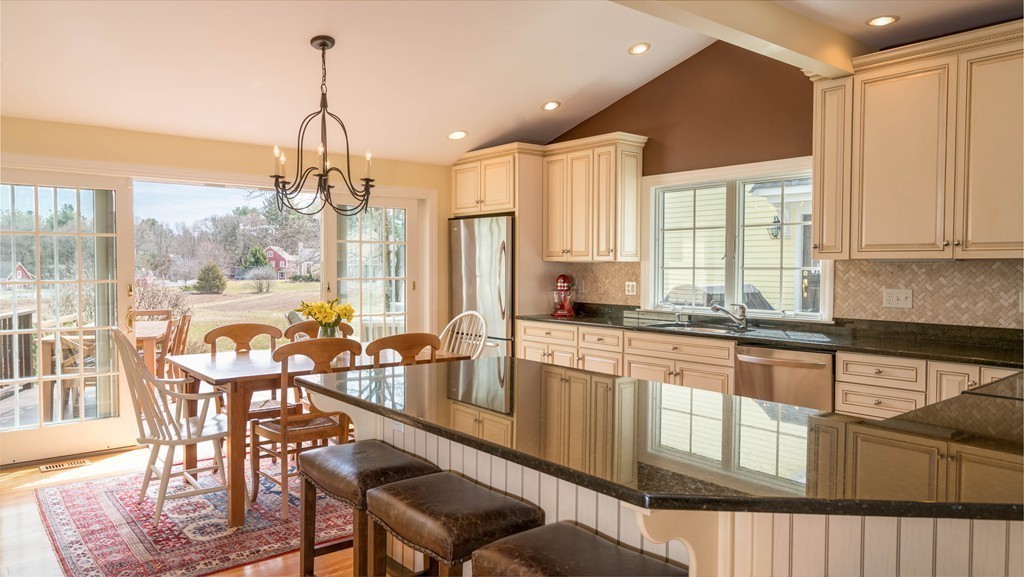 27 Main Street Dover, MA 02030 - Photo 3 of 22