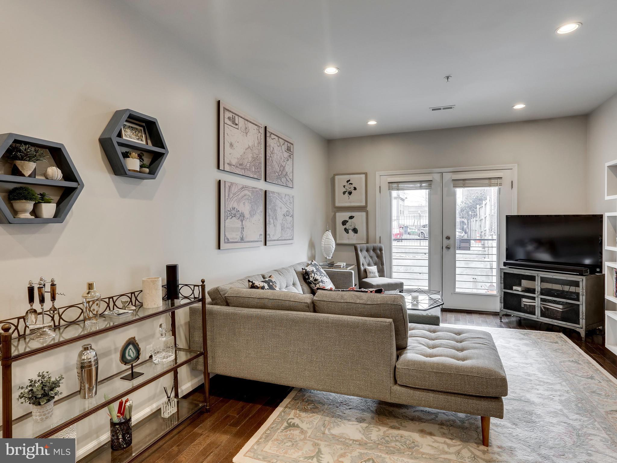 1845 Kalorama Road Northwest, Unit 4 Washington, DC 20009 - Photo 14 of 27 Living Room
