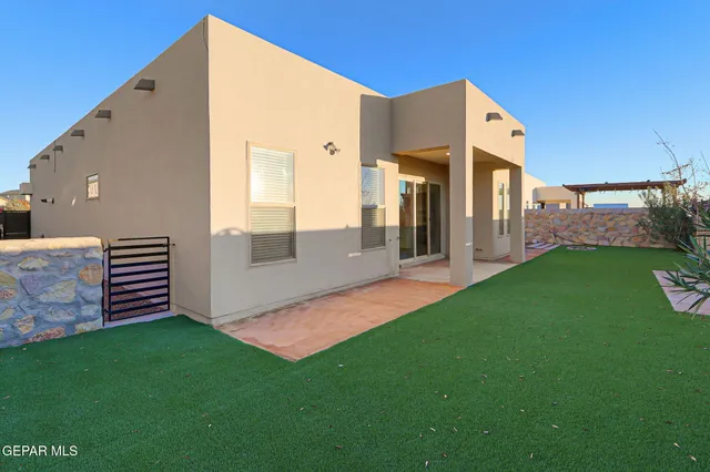 $299,980 | 249 Ulshaw Street, El Paso, TX 79928