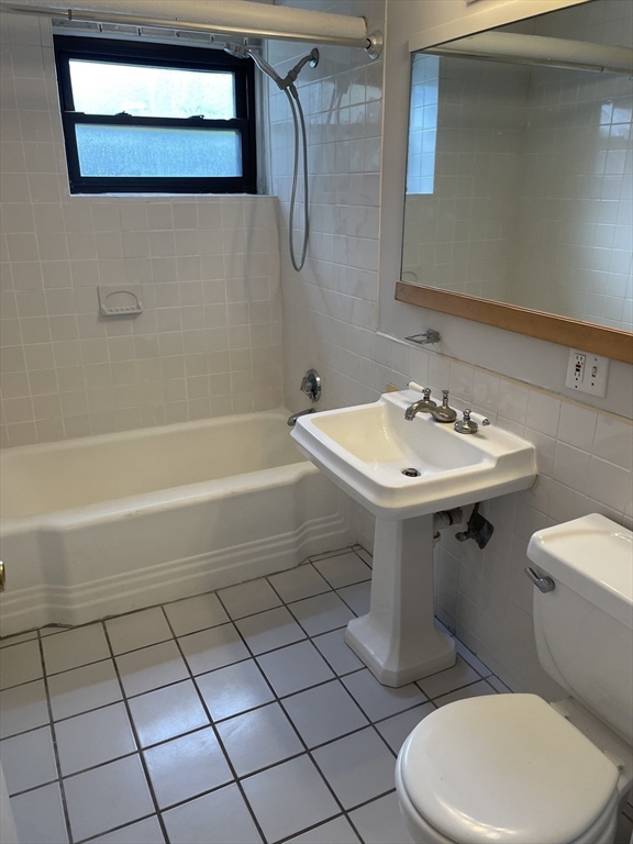 83 Pleasant Street, Unit B Brookline, MA 02446 - Photo 5 of 9