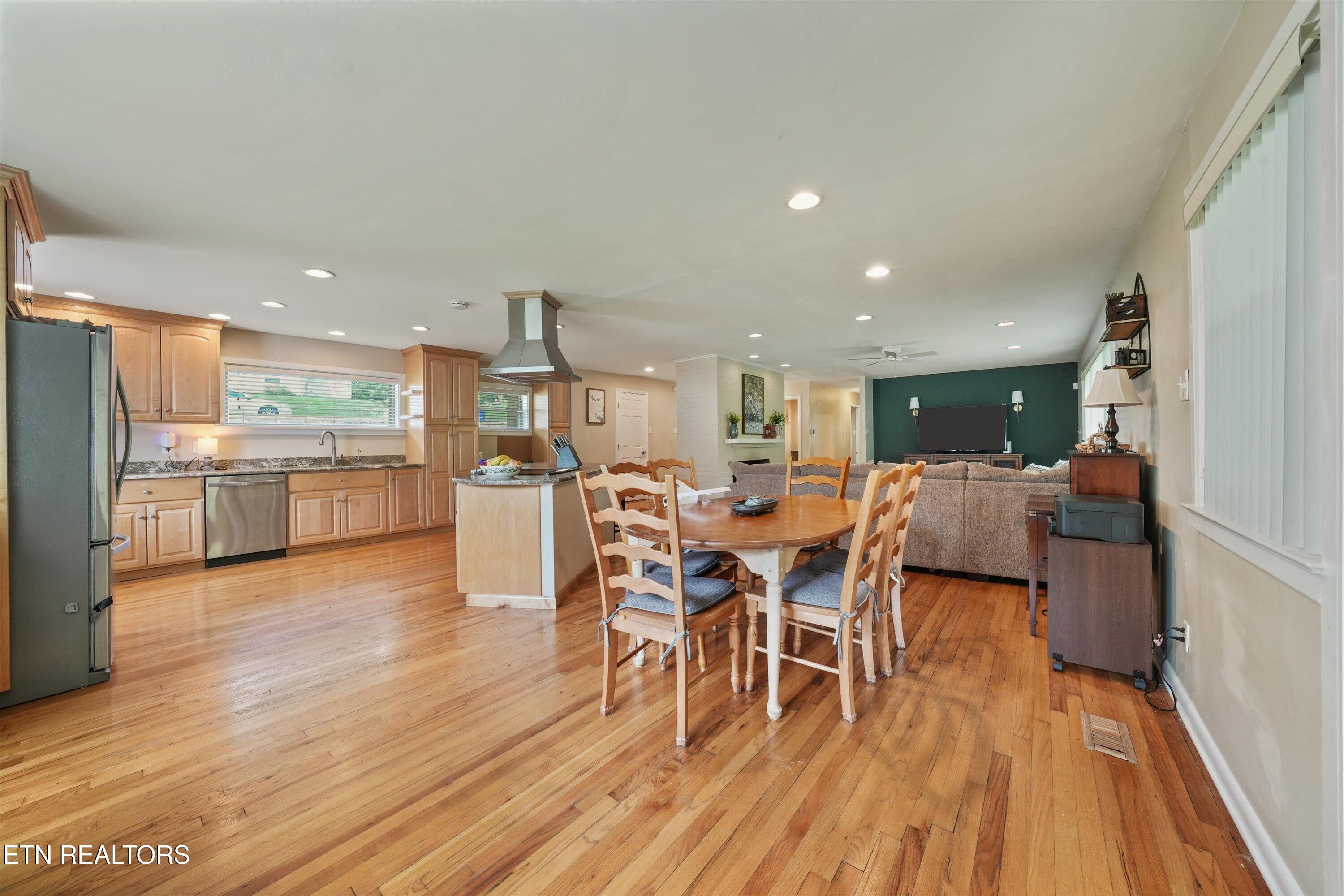 109 Cahill Lane Oak Ridge, TN 37830 - Photo 15 of 38 15-109 Cahill Ln 15