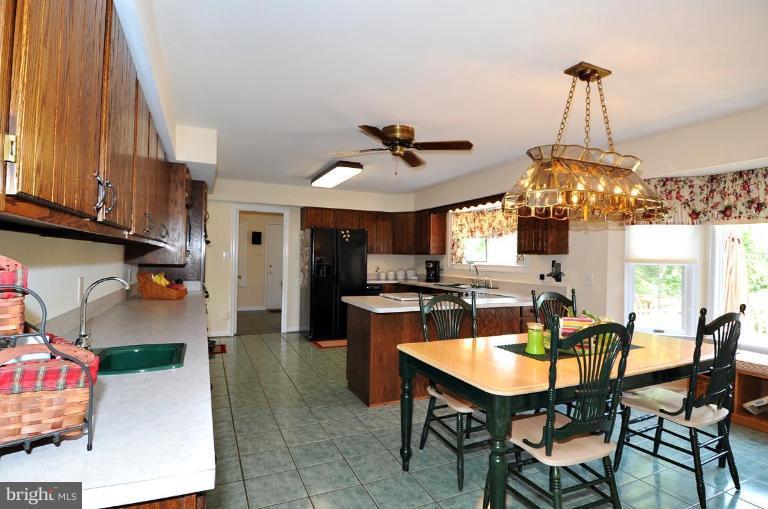14310 Mt Oak Road Bowie, MD 20721 - Photo 16 of 30 Kitchen/Dining Room