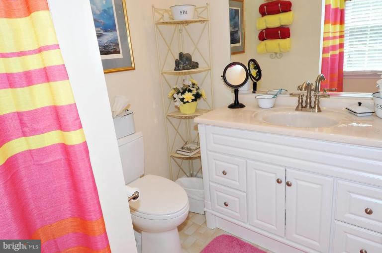 14310 Mt Oak Road Bowie, MD 20721 - Photo 24 of 30 Bedroom 2 Bathroom