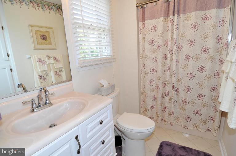 14310 Mt Oak Road Bowie, MD 20721 - Photo 26 of 30 Bedroom 3 Bathroom
