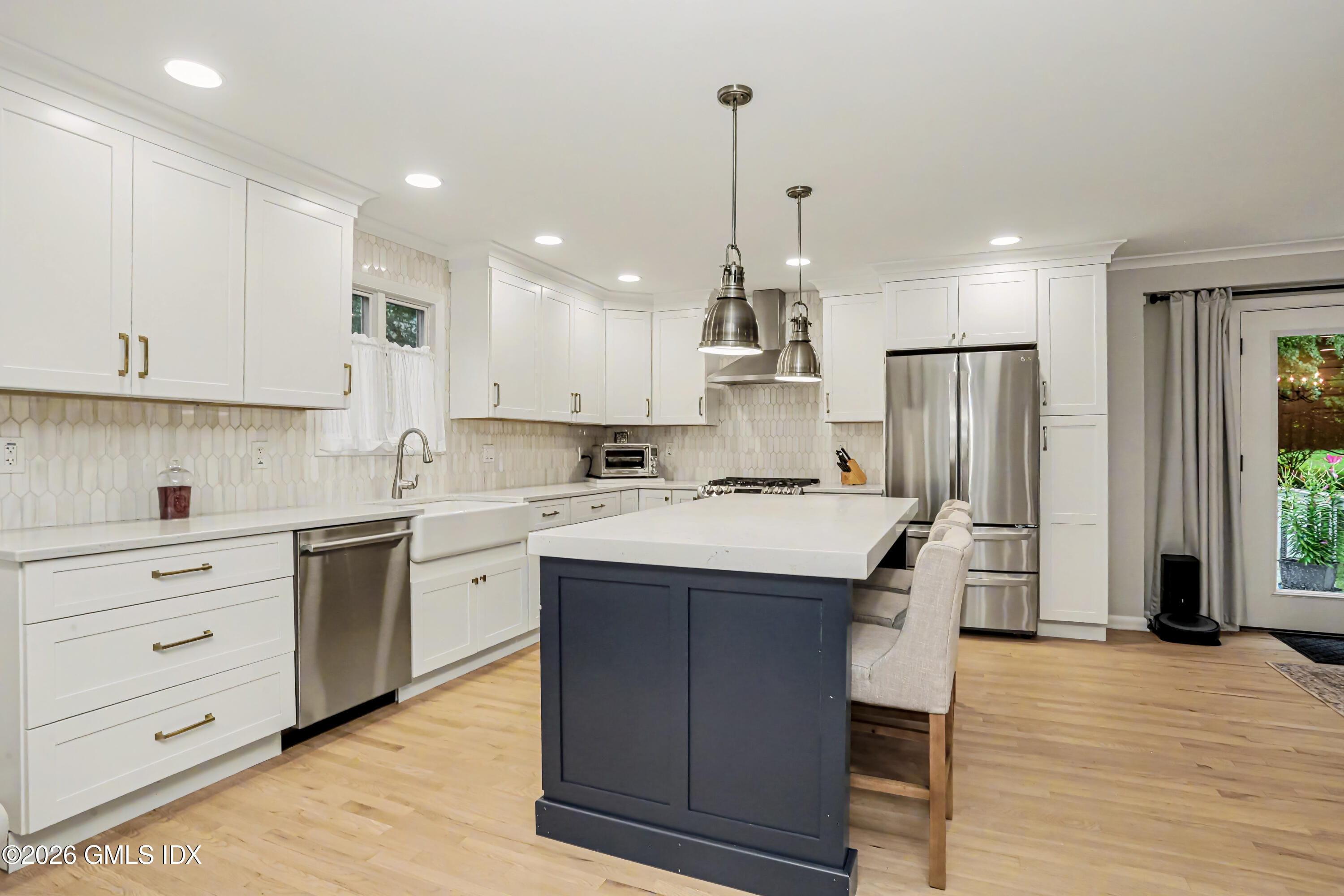25 Westview Place Riverside, CT 06878 - Photo 7 of 33 8 CC