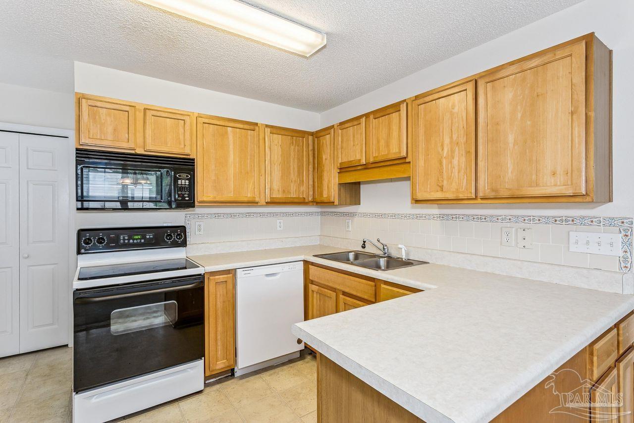 5351 Arrowhead Road Pensacola, FL 32507 - Photo 12 of 25