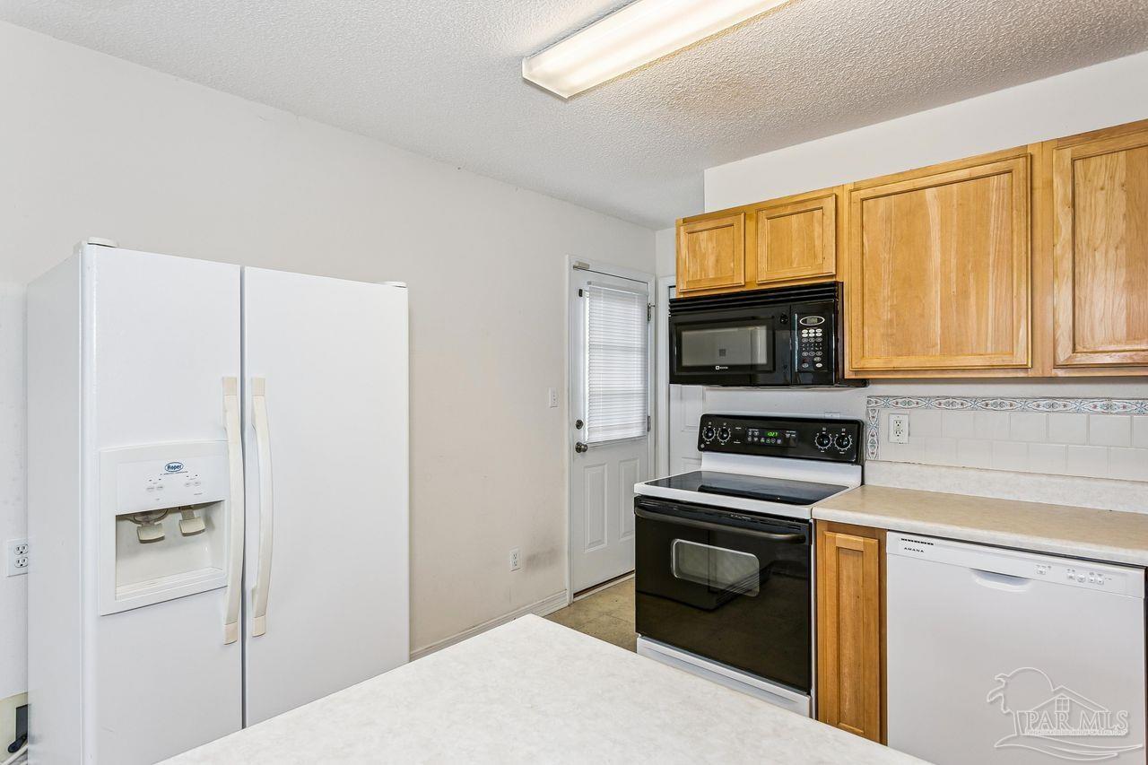5351 Arrowhead Road Pensacola, FL 32507 - Photo 14 of 25