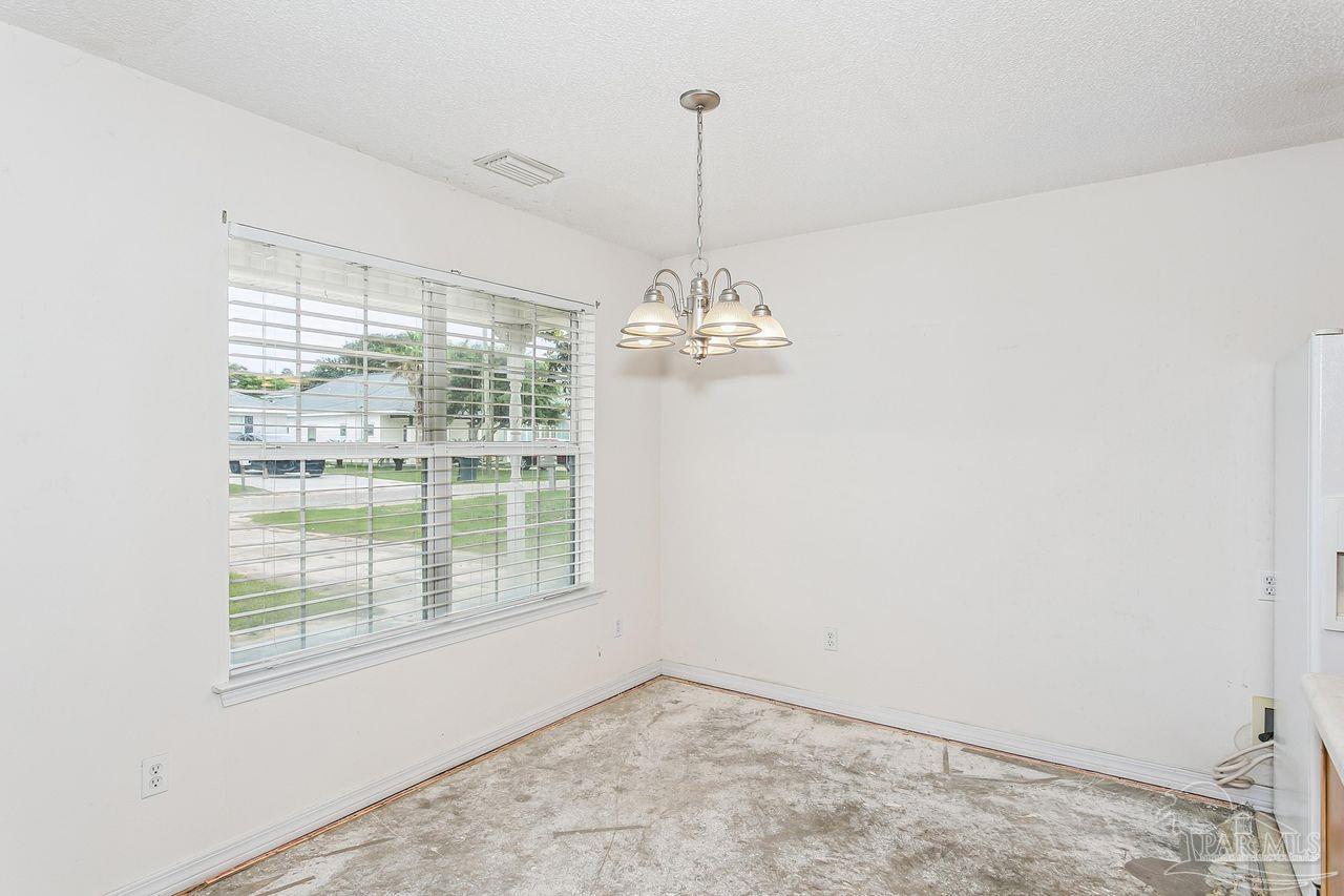 5351 Arrowhead Road Pensacola, FL 32507 - Photo 10 of 25