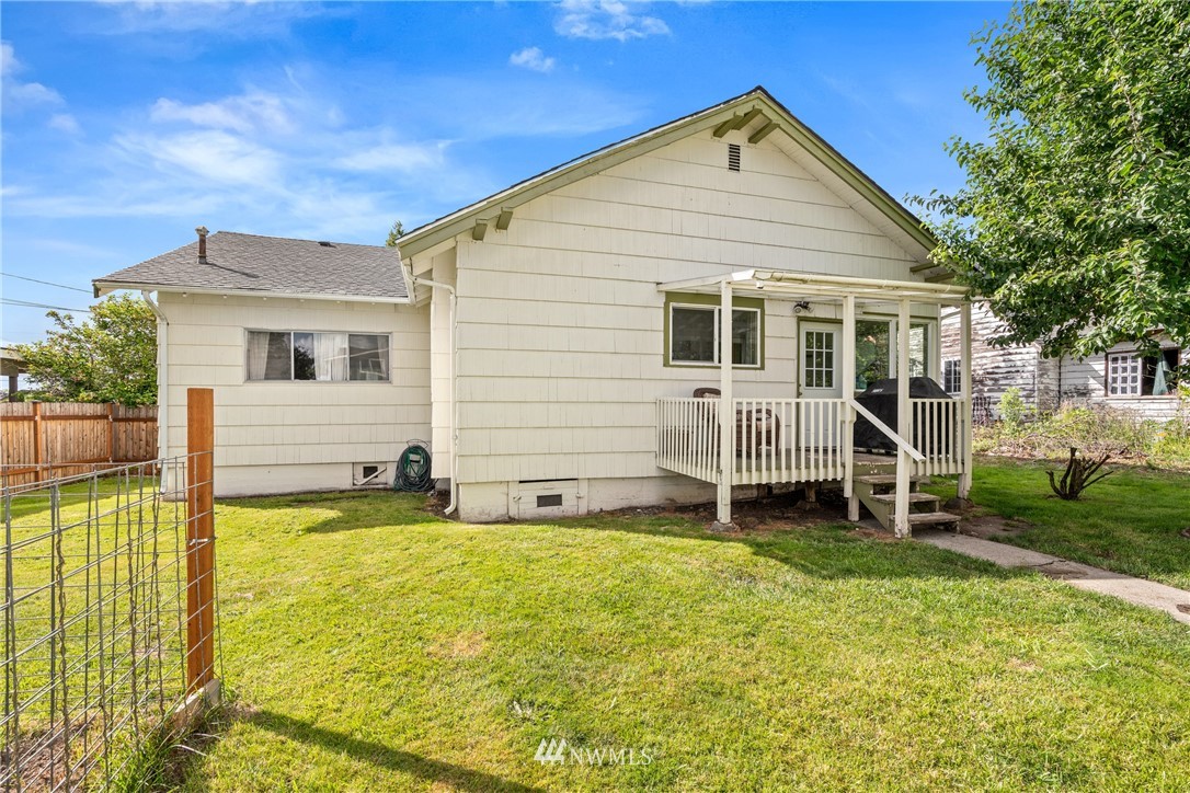 79 Southwest 10th Street Chehalis, WA 98532 - Photo 4 of 18 Gallery Image 4