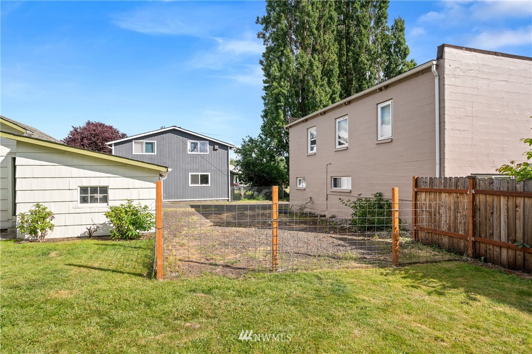 79 Southwest 10th Street Chehalis, WA 98532 - Photo 5 of 18 Gallery Image 5