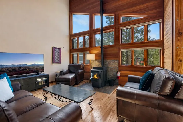 $1,049,000 | 36 Ski Trails Road, Unit 8, Mammoth Lakes, CA 93546