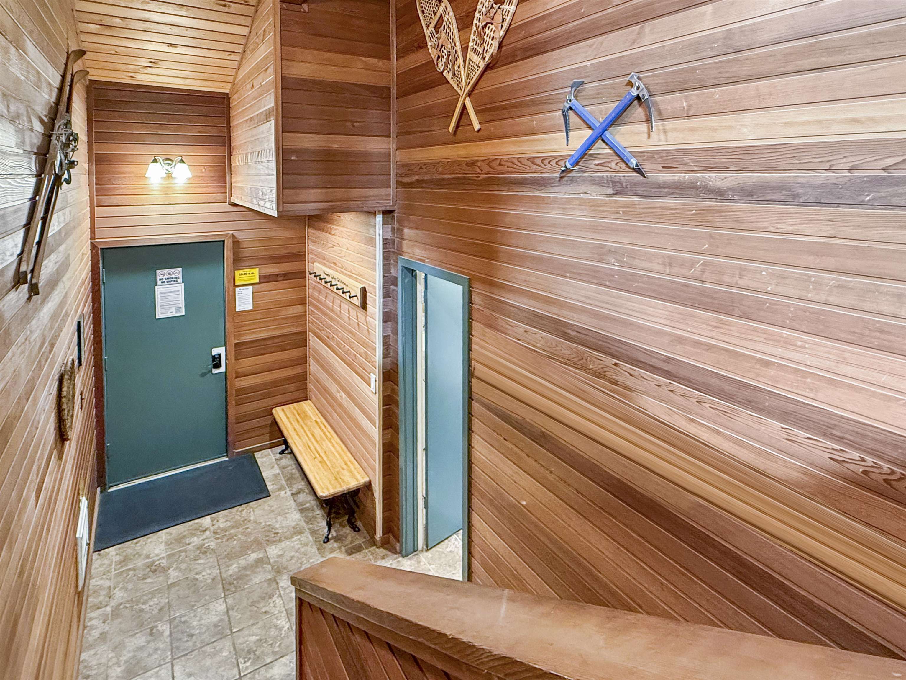 36 Ski Trails Road, Unit 8 Mammoth Lakes, CA 93546 - Photo 12 of 29 a view of outdoor space and deck