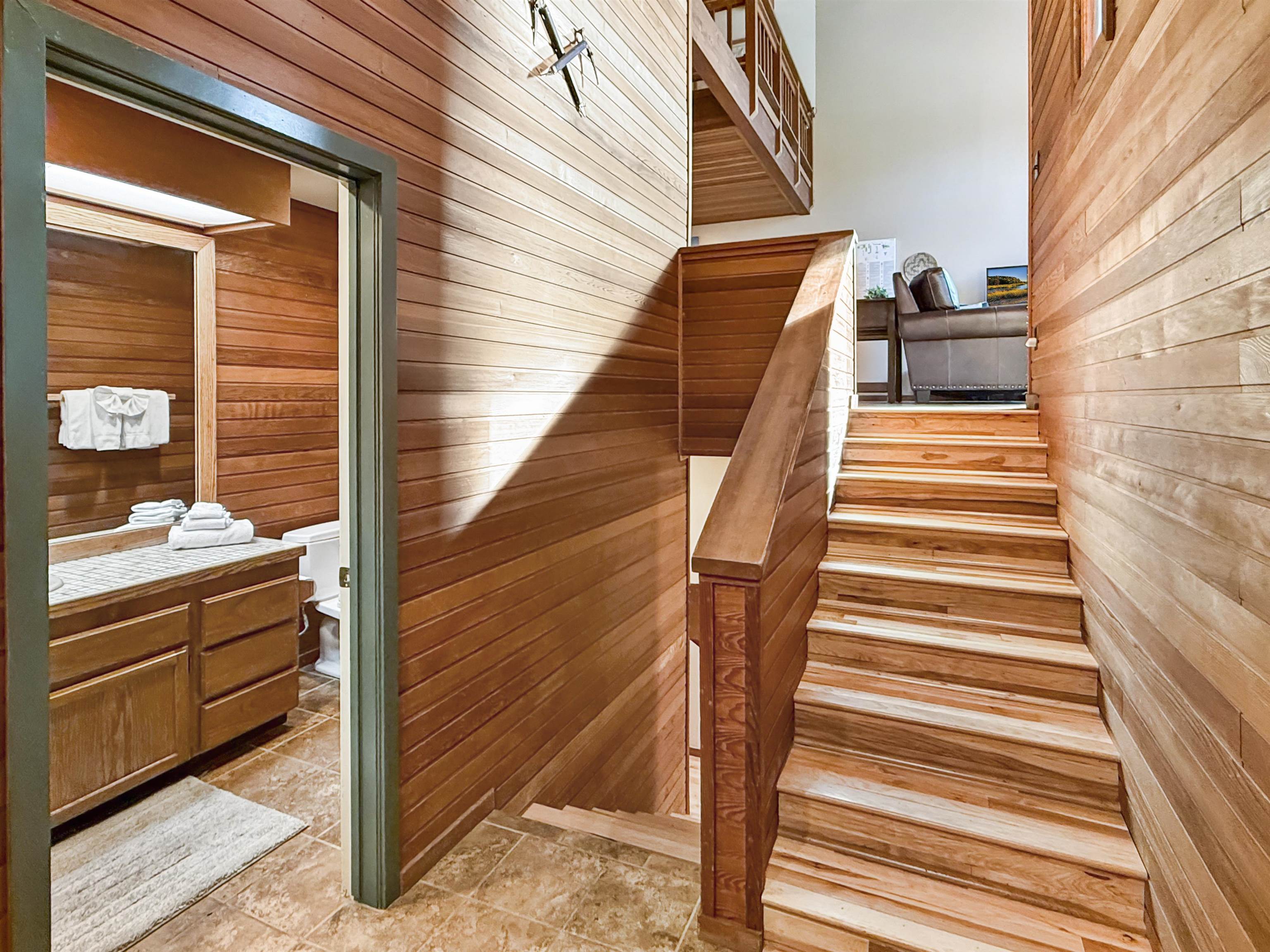 36 Ski Trails Road, Unit 8 Mammoth Lakes, CA 93546 - Photo 13 of 29 a view of entryway