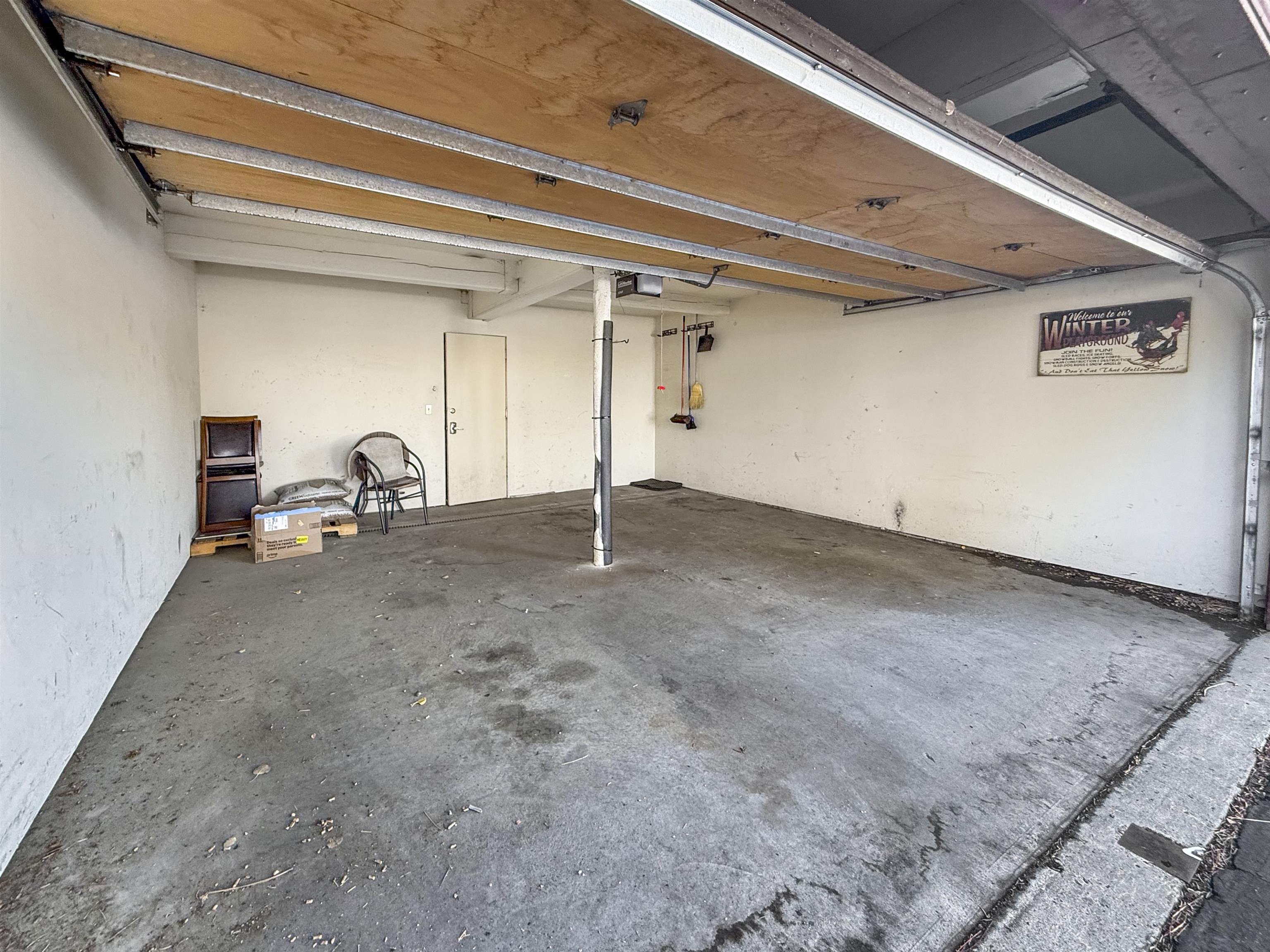 36 Ski Trails Road, Unit 8 Mammoth Lakes, CA 93546 - Photo 29 of 29 a view of a room with gym equipment