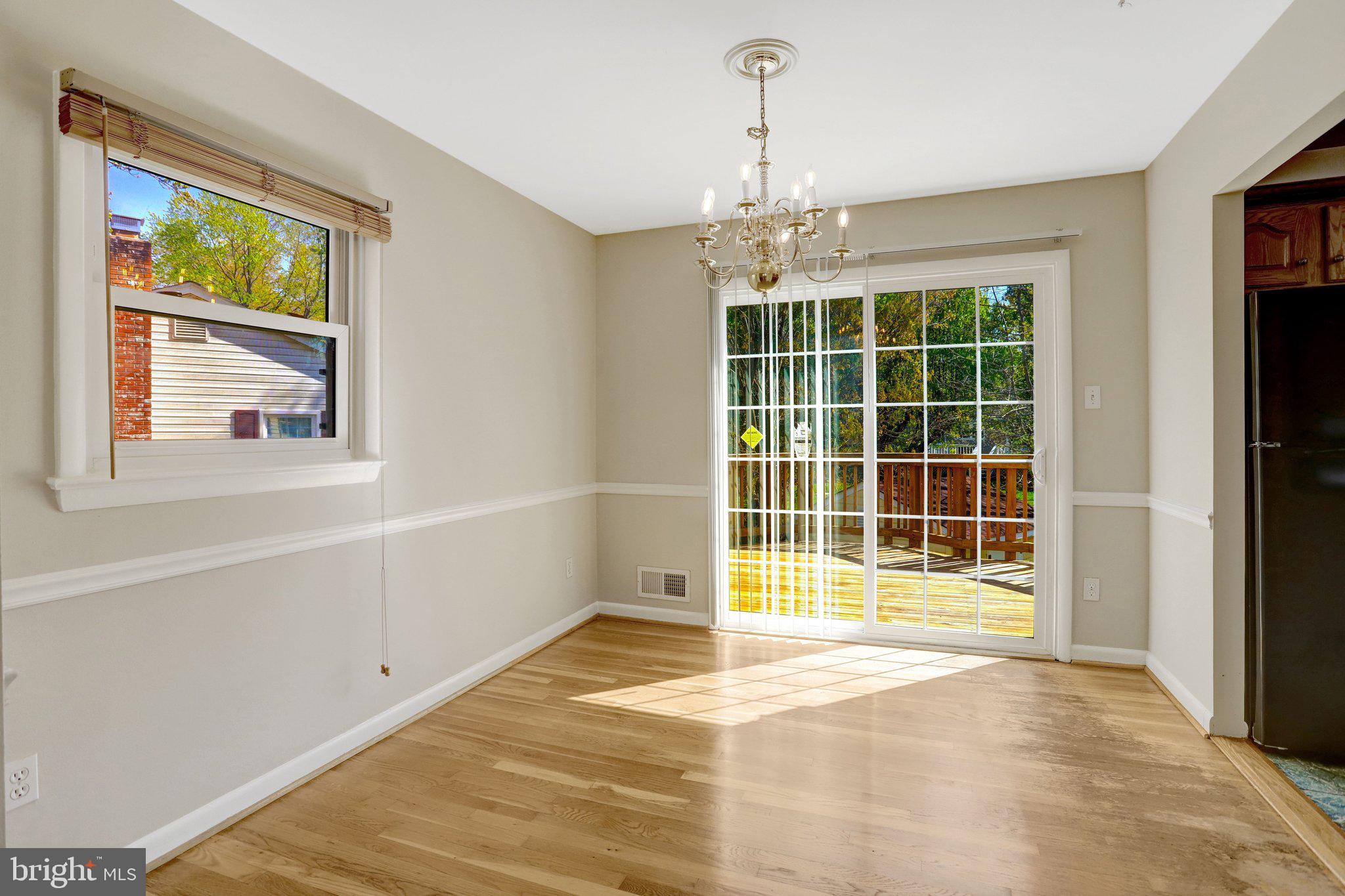 7800 Hayfield Road Alexandria, VA 22315 - Photo 12 of 57 Dining room