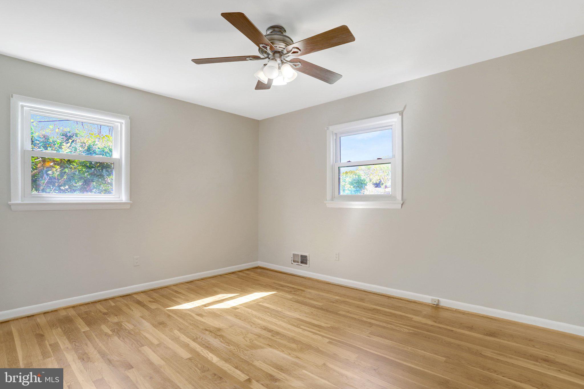 7800 Hayfield Road Alexandria, VA 22315 - Photo 21 of 57 Primary bedroom