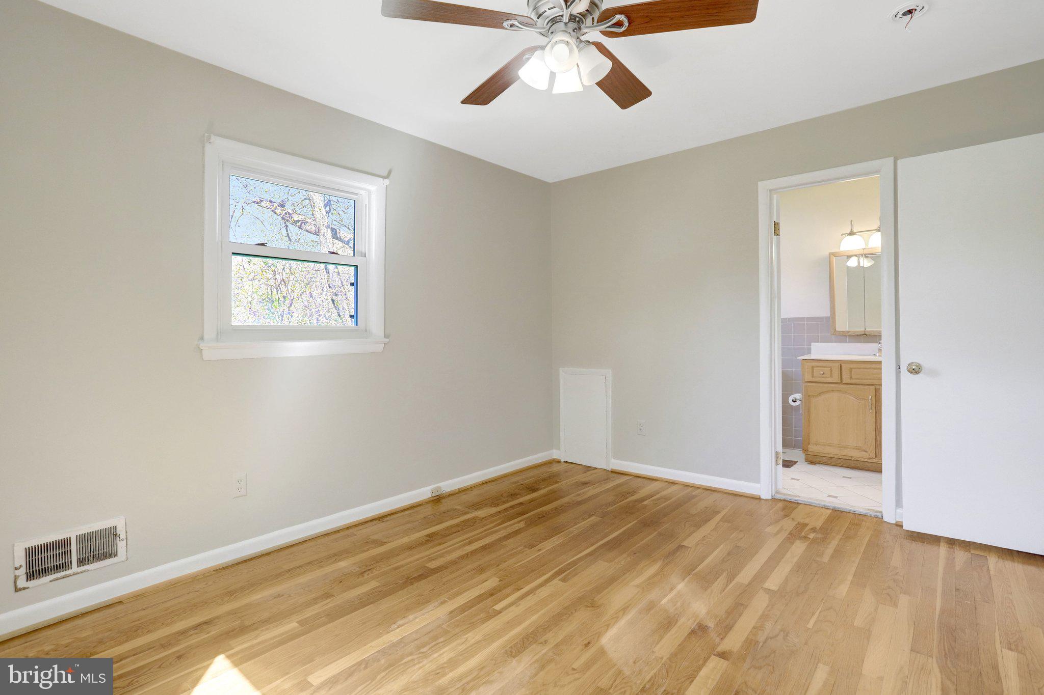 7800 Hayfield Road Alexandria, VA 22315 - Photo 22 of 57 Primary bedroom