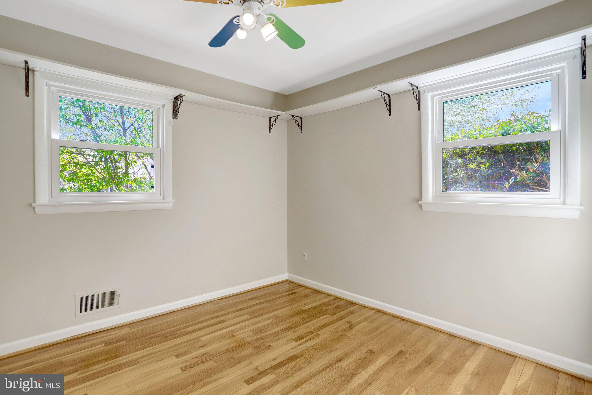 7800 Hayfield Road Alexandria, VA 22315 - Photo 28 of 57 Bedroom 2