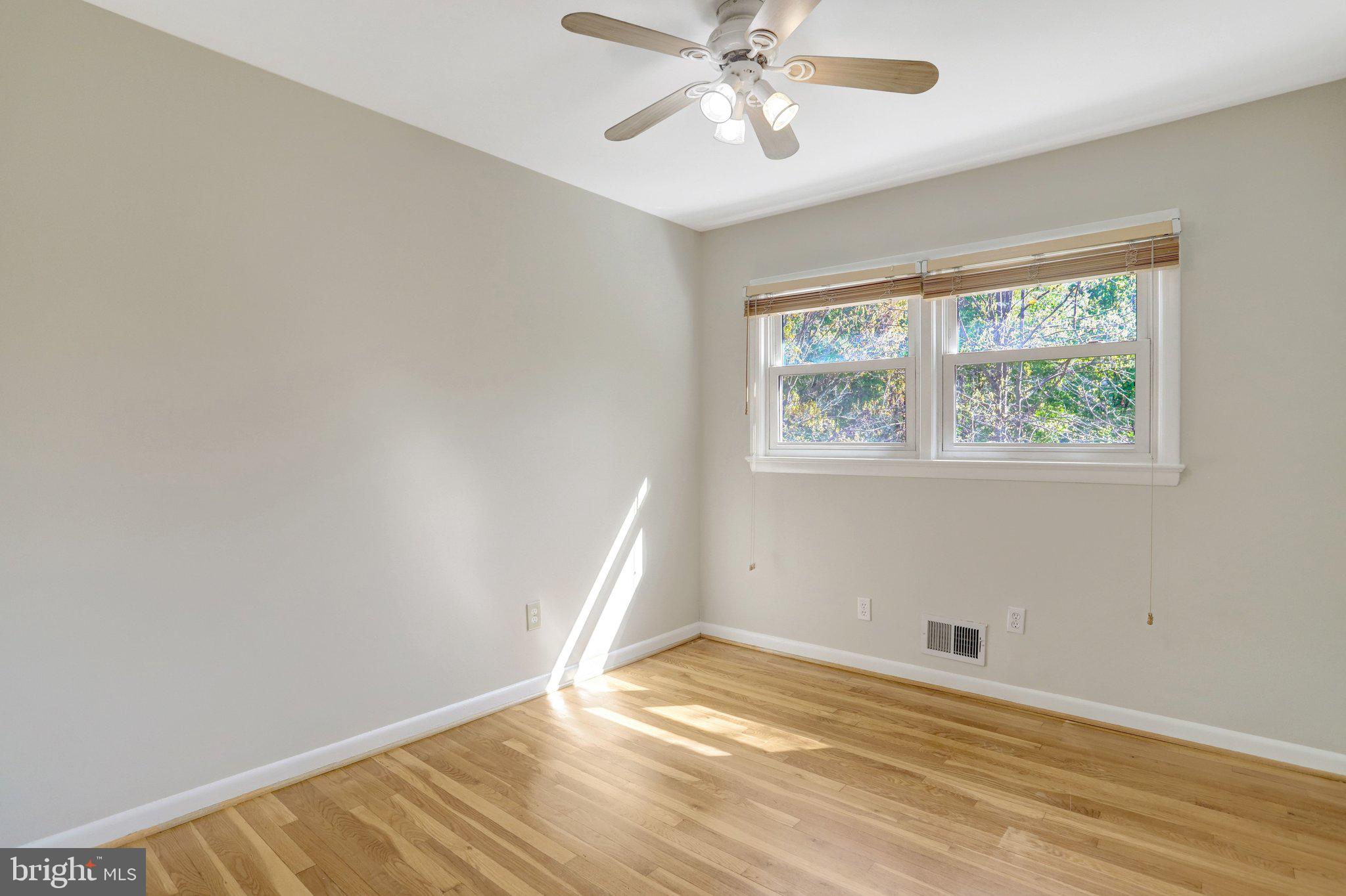 7800 Hayfield Road Alexandria, VA 22315 - Photo 31 of 57 Bedroom 2