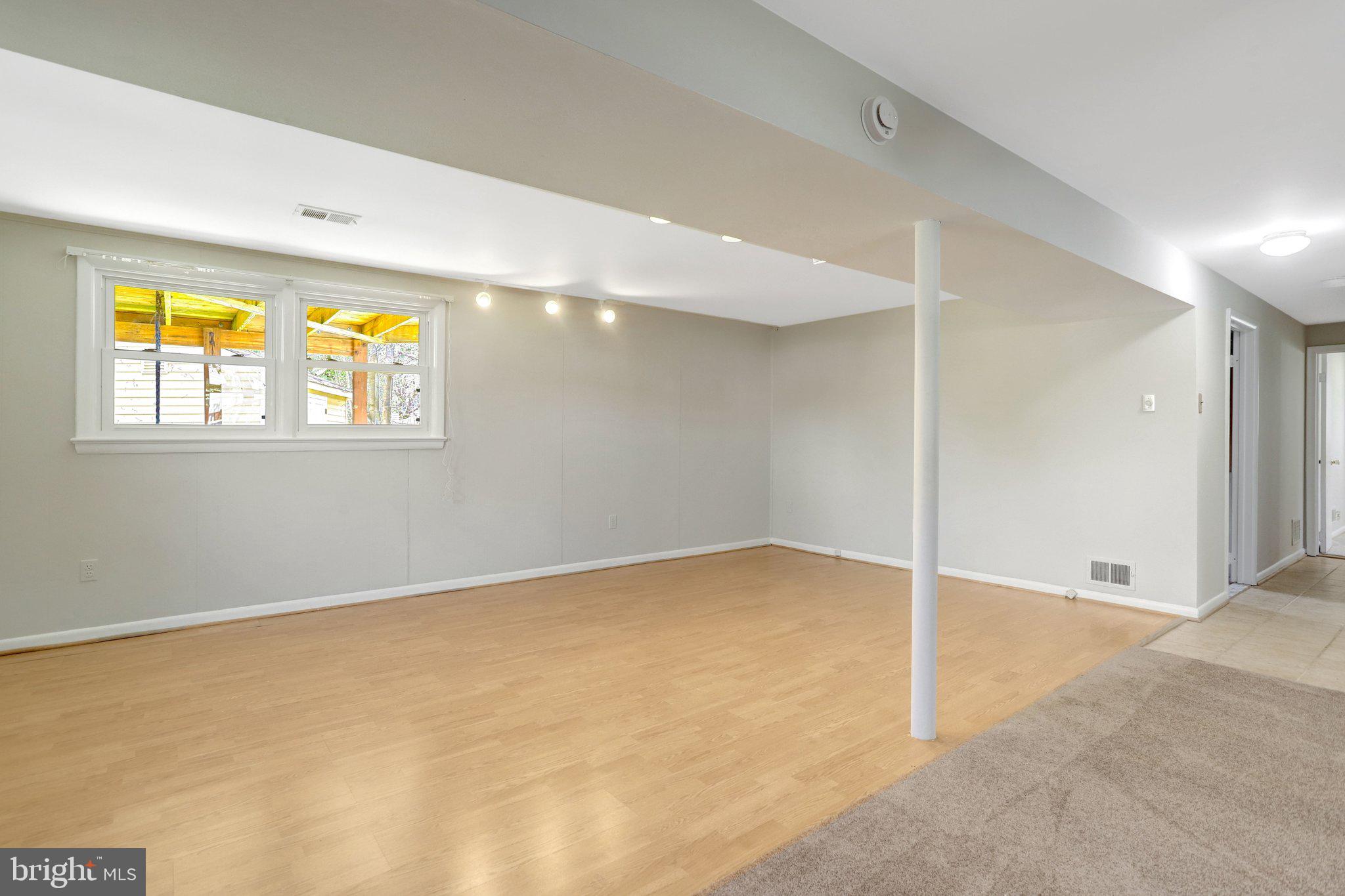 7800 Hayfield Road Alexandria, VA 22315 - Photo 37 of 57 Recroom