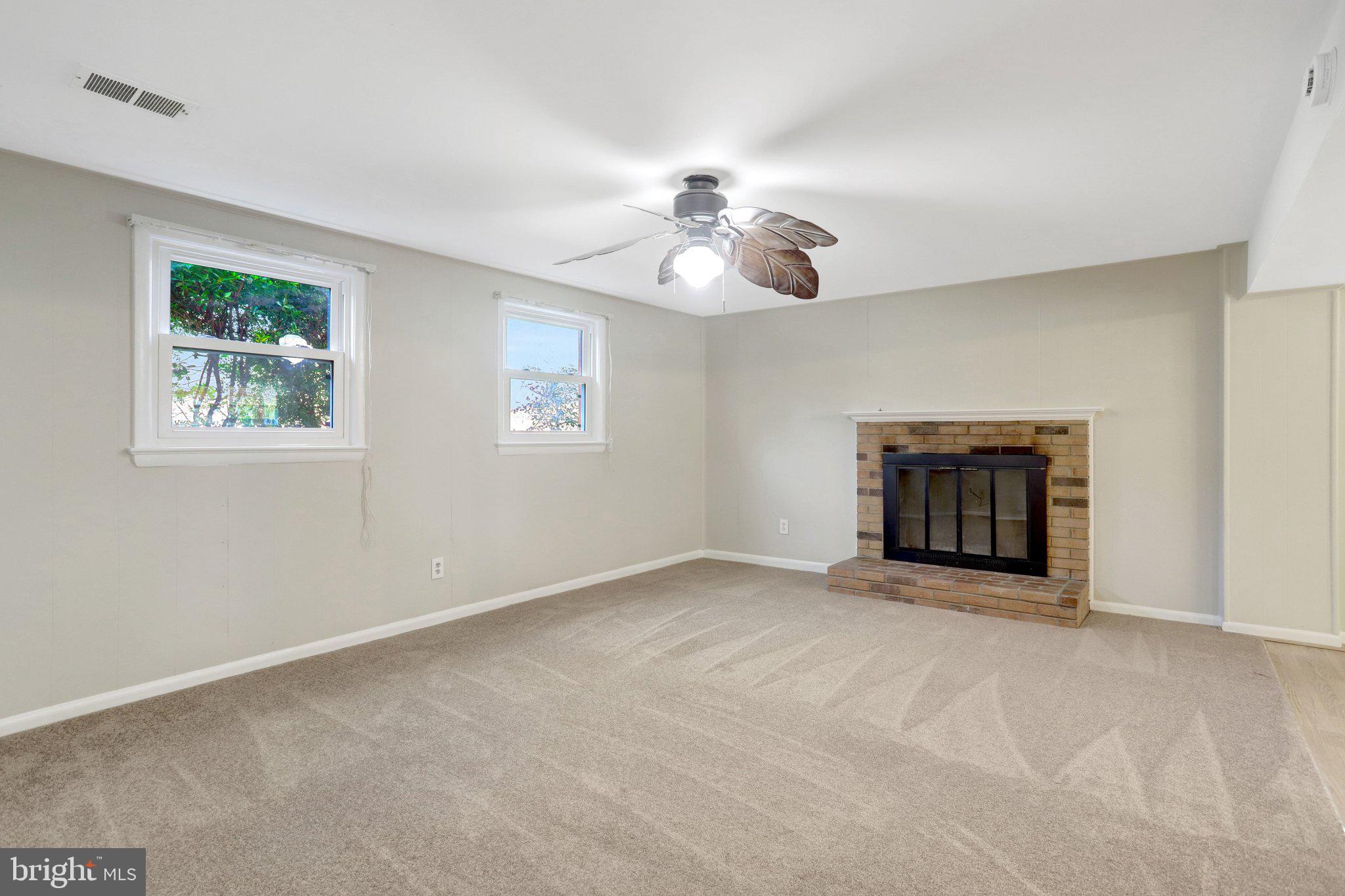 7800 Hayfield Road Alexandria, VA 22315 - Photo 38 of 57 Recroom
