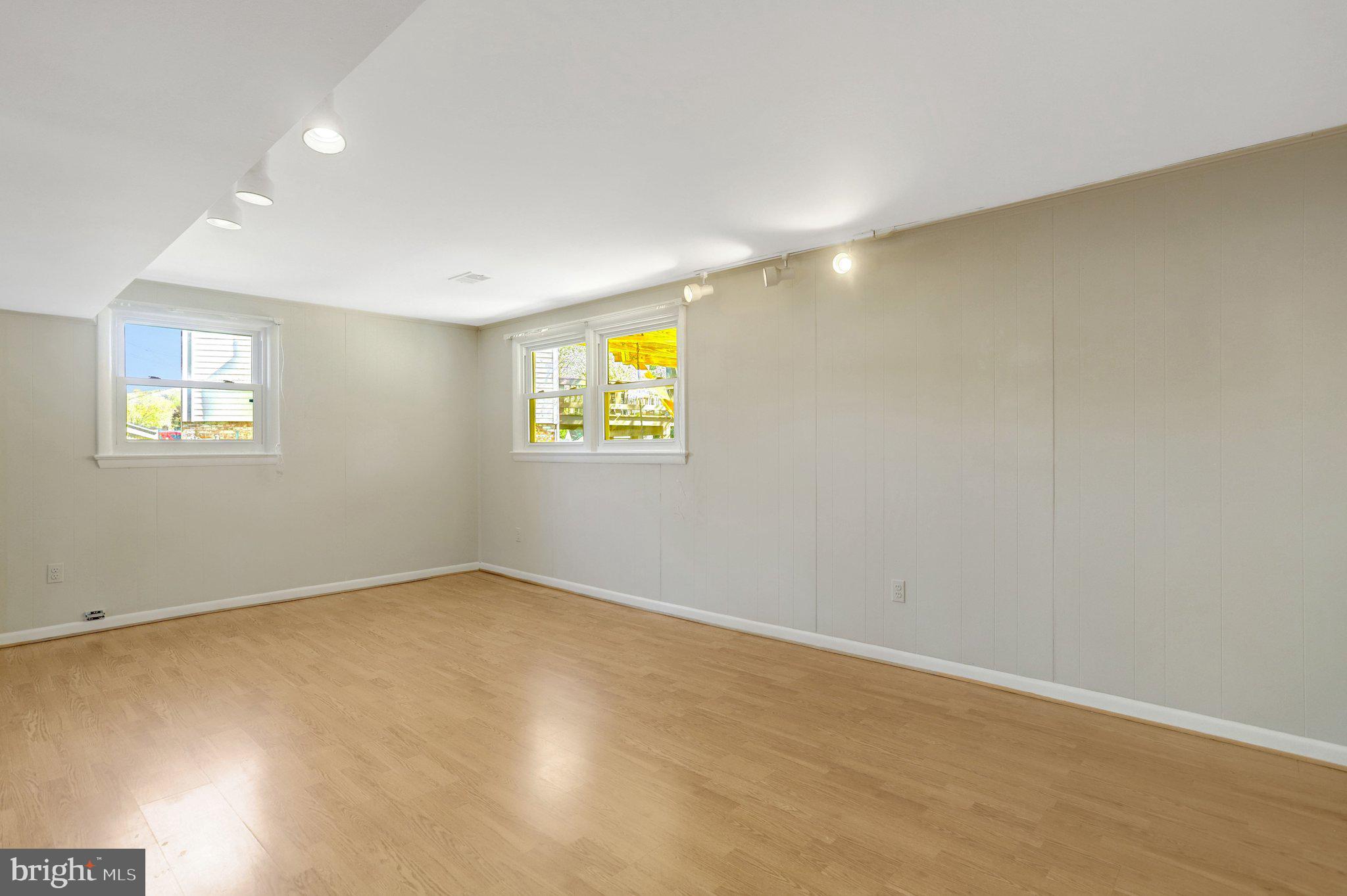 7800 Hayfield Road Alexandria, VA 22315 - Photo 39 of 57 Recroom