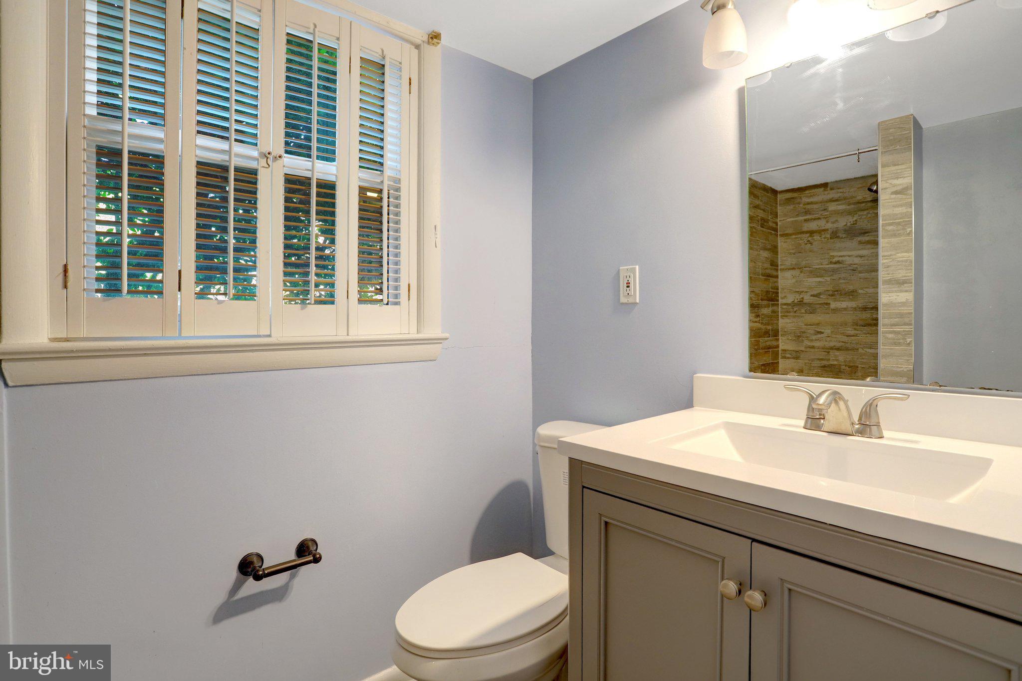 7800 Hayfield Road Alexandria, VA 22315 - Photo 45 of 57 Lower level bath