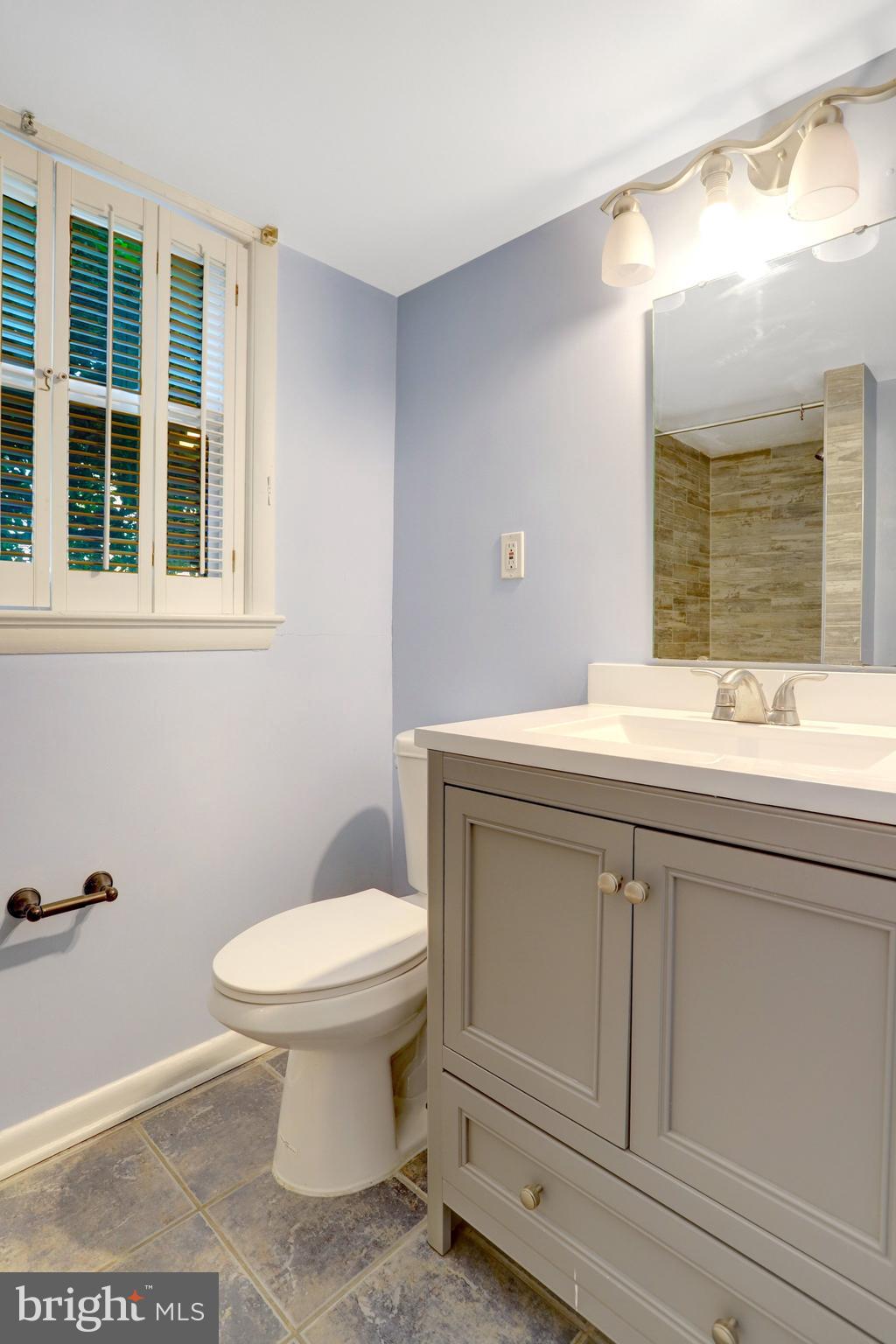 7800 Hayfield Road Alexandria, VA 22315 - Photo 46 of 57 Lower level bath