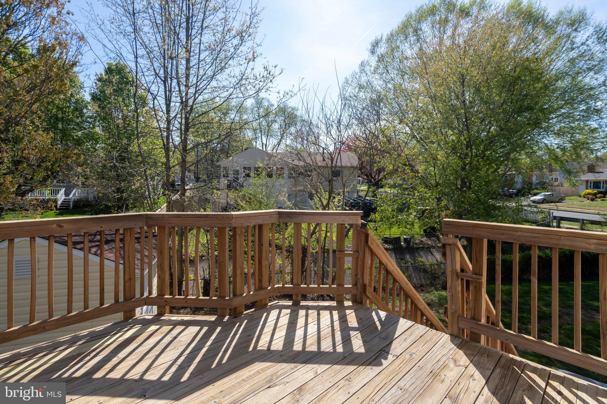 7800 Hayfield Road Alexandria, VA 22315 - Photo 49 of 57 Deck