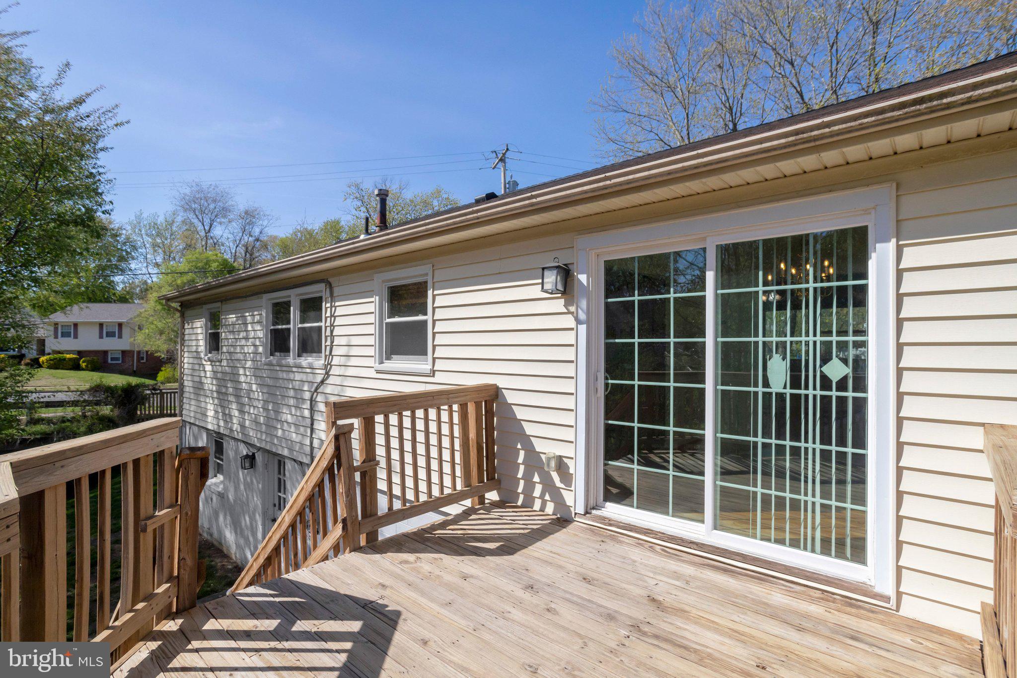 7800 Hayfield Road Alexandria, VA 22315 - Photo 50 of 57 Deck