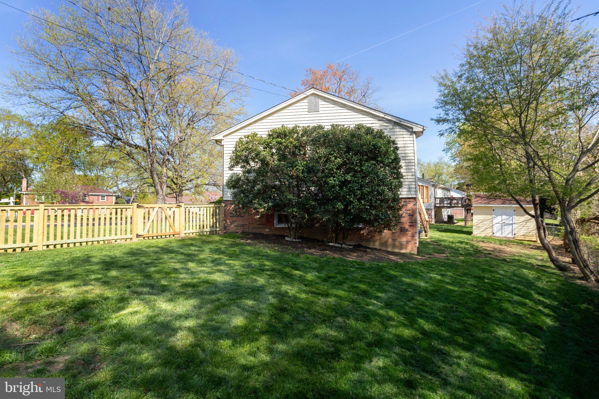 7800 Hayfield Road Alexandria, VA 22315 - Photo 54 of 57 Yard