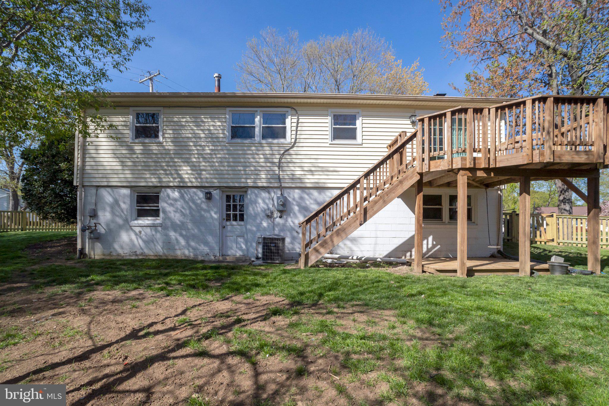 7800 Hayfield Road Alexandria, VA 22315 - Photo 56 of 57 Yard